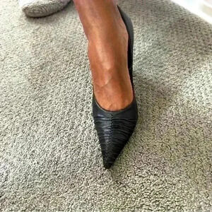 Vintage Manolo Blahnik Shoes Manolo Blahnik Ruched Pumps In black size 39
